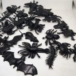 Bichos De Plastico Negros x 12