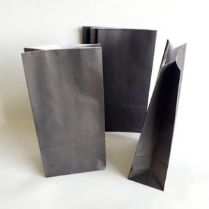 Bolsita De Papel Lisa negra x 10