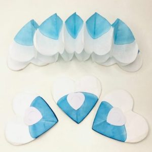 Guirnalda Corazon Celeste Y Blanca x 1