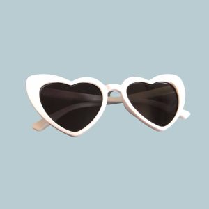 Anteojo corazón blanco plástico x1